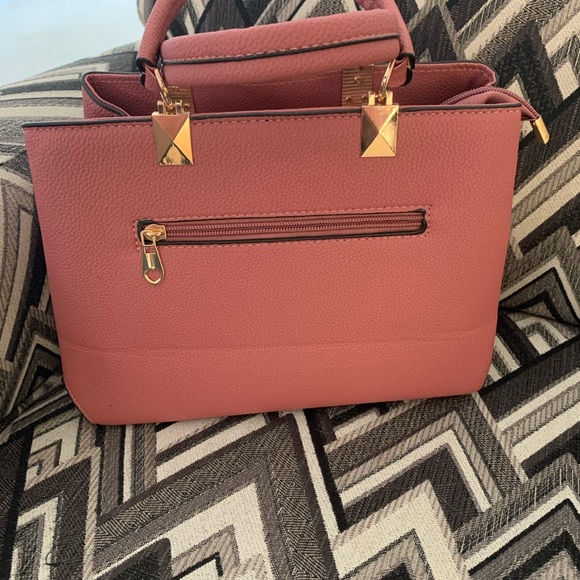 Handbag, NWOT. - Picture 2 of 13